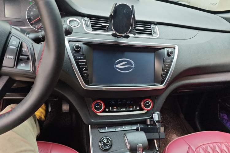Used Land X7 2016 2.0T Panoramic Prestige Edition Audio And AC Panel