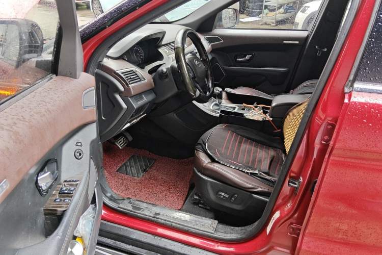 Used Land X7 2016 2.0T Panoramic Prestige Edition Driver Seat