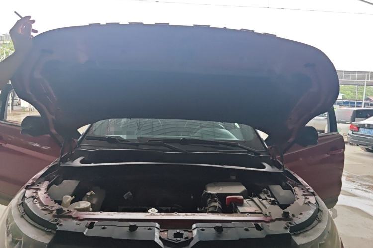 Used Land X7 2016 2.0T Panoramic Prestige Edition Engine Bay