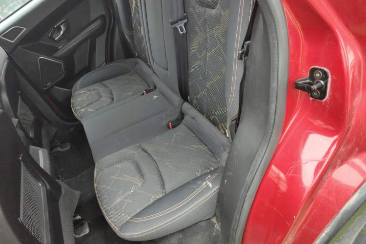 Used Land X7 2016 2.0T Panoramic Deluxe Edition Interior 4