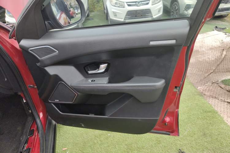 Used Land X7 2016 2.0T Panoramic Deluxe Edition Interior 5