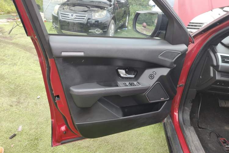 Used Land X7 2016 2.0T Panoramic Deluxe Edition Interior 7