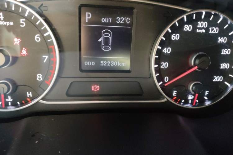 Used Land X7 2016 2.0T Panoramic Prestige Edition Odometer Close Up