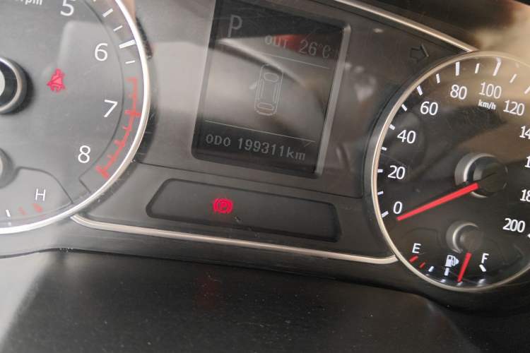 Used Land X7 2016 2.0T Panoramic Prestige Edition Odometer Close Up