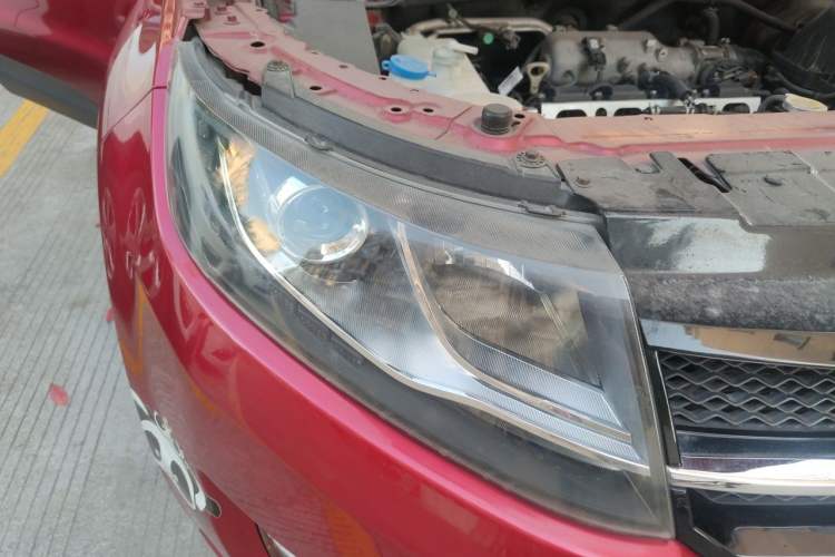 Used Land X7 2016 2.0T Panoramic Prestige Edition Right Front Headlight