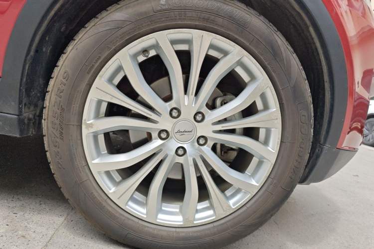 Used Land X7 2016 2.0T Panoramic Prestige Edition Right Front Wheel Hub