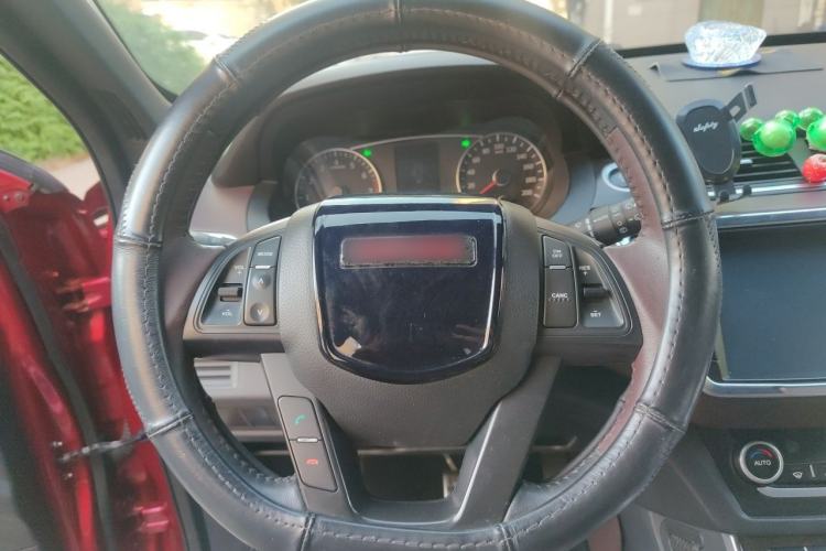 Used Land X7 2016 2.0T Panoramic Prestige Edition Steering Wheel