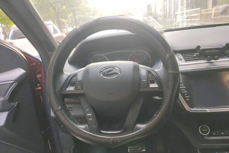 Used Land X7 2016 2.0T Panoramic Prestige Edition Steering Wheel