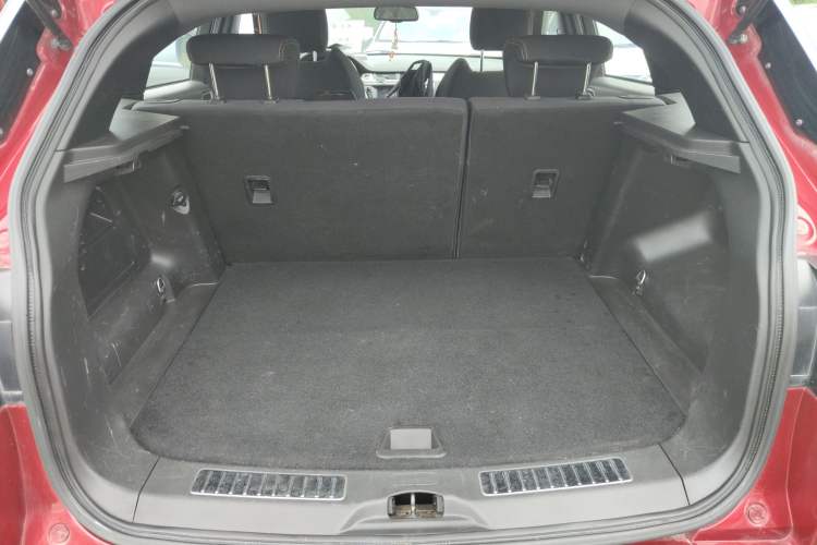 Used Land X7 2016 2.0T Panoramic Deluxe Edition Trunk