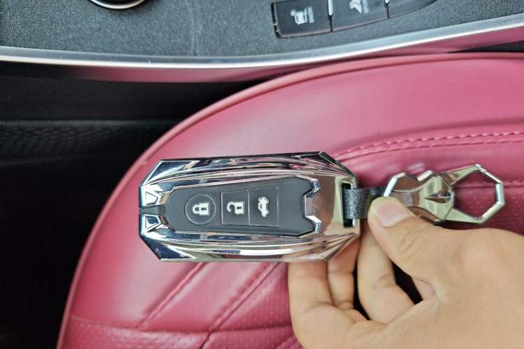 Used Land X7 2016 2.0T Panoramic Prestige Edition Vehicle Key