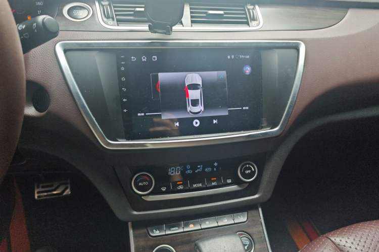 Used Land X7 2016 2.0T Panoramic Prestige Edition Audio And AC Panel