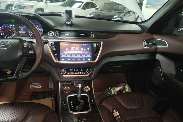 Used Land X7 2016 2.0T Panoramic Prestige Edition Audio And AC Panel