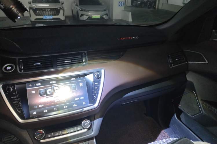 Used Land X7 2016 2.0T Panoramic Prestige Edition Audio And AC Panel