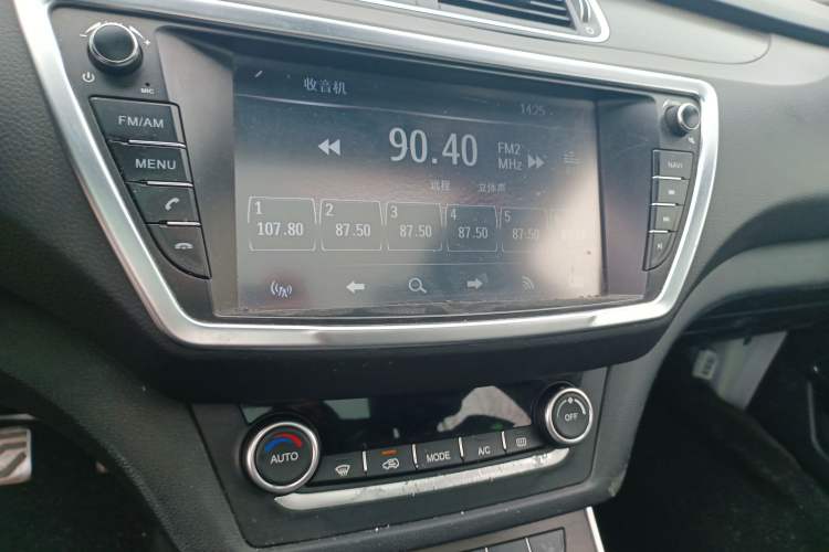 Used Land X7 2016 2.0T Panoramic Prestige Edition Audio And AC Panel