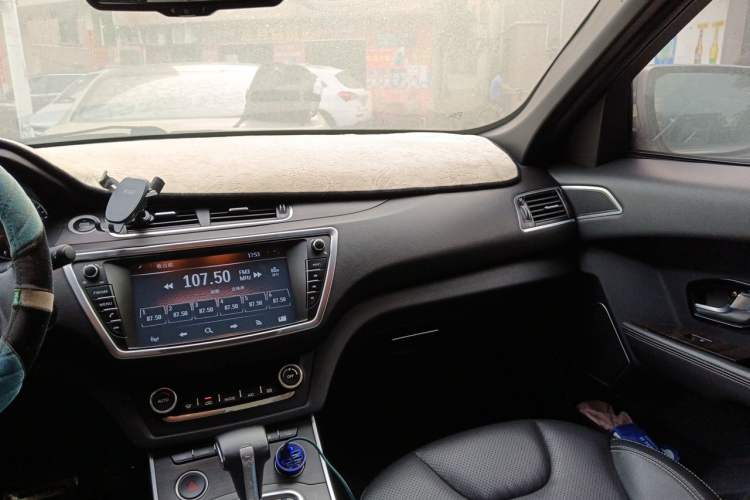 Used Land X7 2016 2.0T Panoramic Prestige Edition Audio And AC Panel