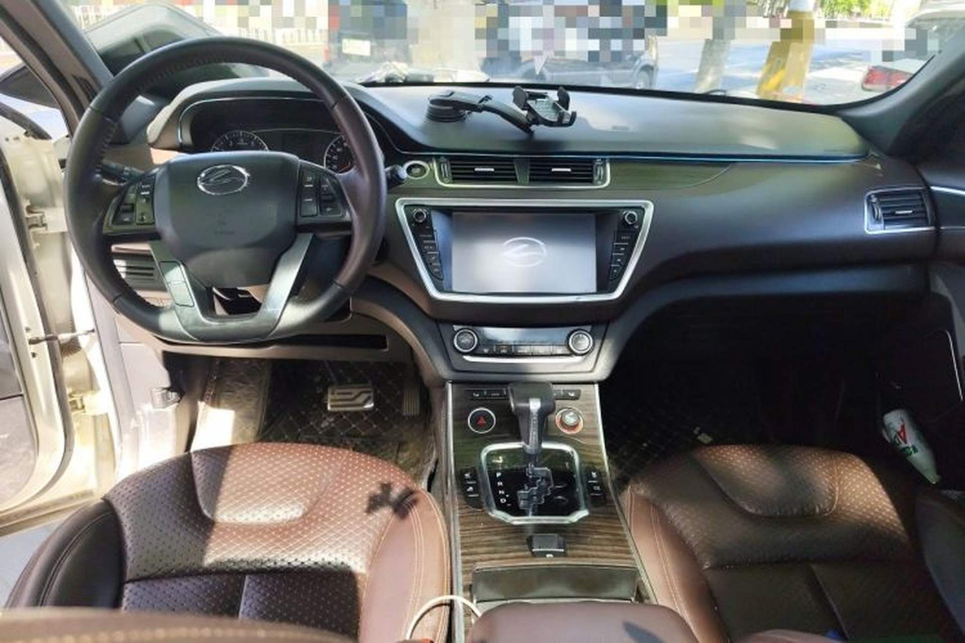 Used Land X7 2016 2.0T Panoramic Prestige Edition Center Console