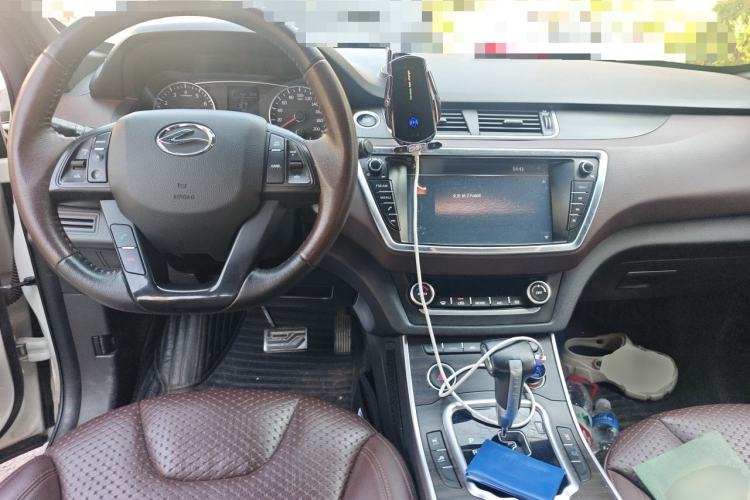 Used Land X7 2016 2.0T Panoramic Prestige Edition Center Console