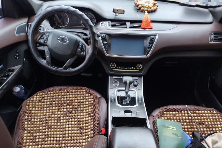 Used Land X7 2016 2.0T Panoramic Prestige Edition Center Console