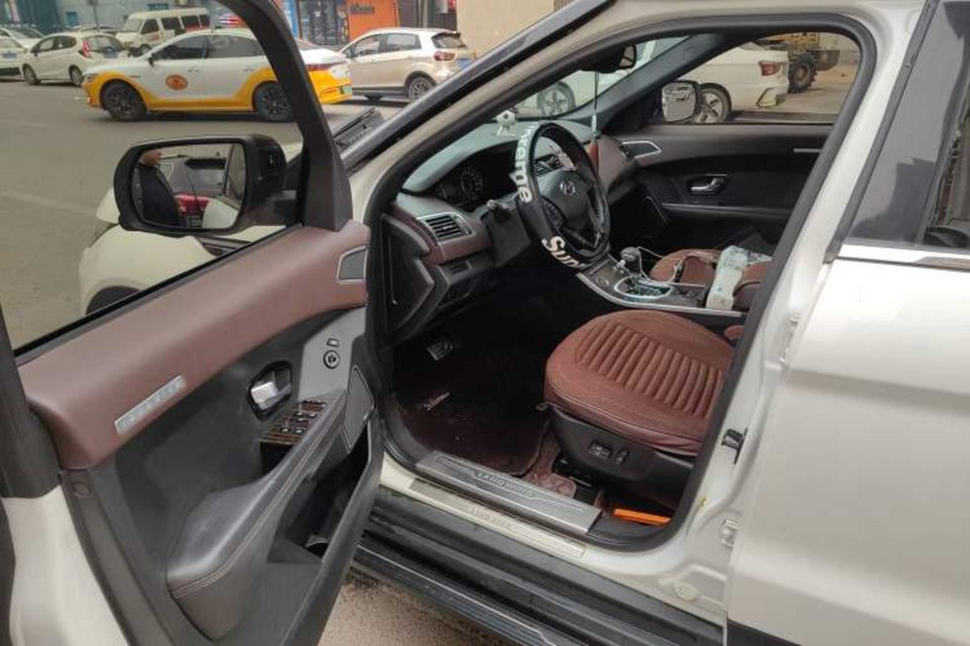 Used Land X7 2016 2.0T Panoramic Prestige Edition Driver Seat