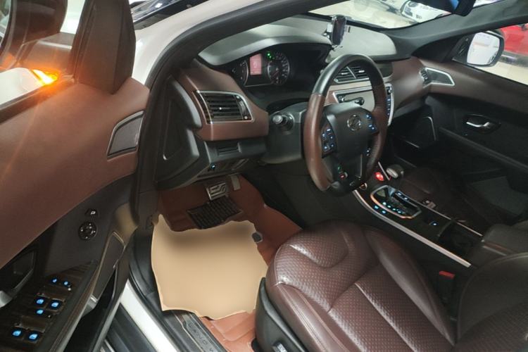 Used Land X7 2016 2.0T Panoramic Prestige Edition Driver Seat