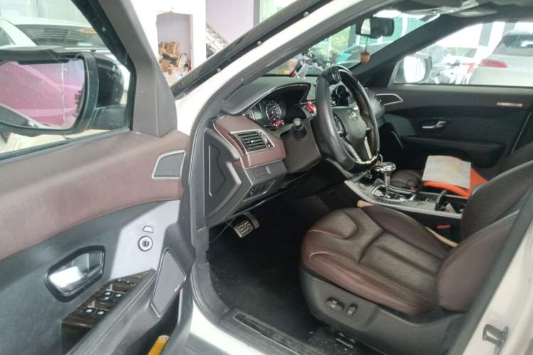 Used Land X7 2016 2.0T Panoramic Deluxe Edition Driver Seat