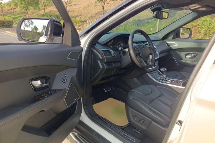 Used Land X7 2016 2.0T Panoramic Prestige Edition Driver Seat