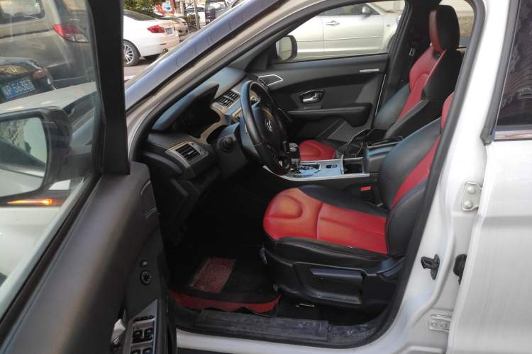 Used Land X7 2016 2.0T Panoramic Deluxe Edition Driver Seat