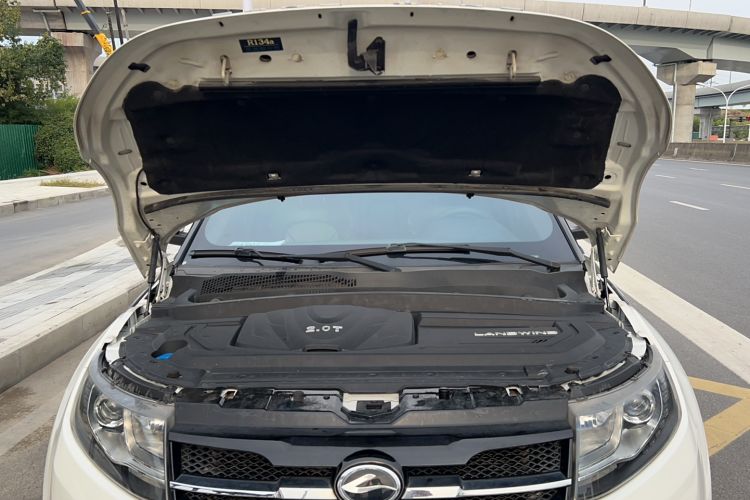 Used Land X7 2016 2.0T Panoramic Deluxe Edition Engine Bay