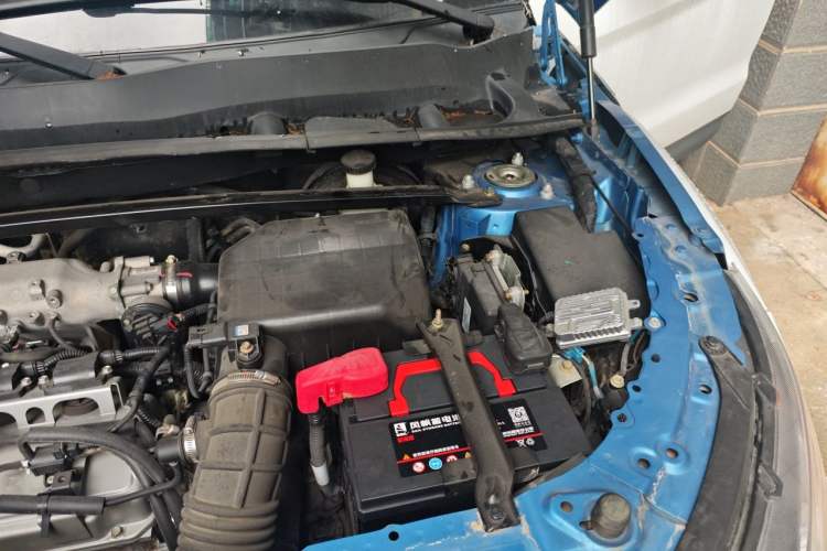 Used Land X7 2016 2.0T Panoramic Prestige Edition Engine Bay Left