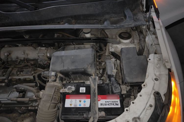 Used Land X7 2016 2.0T Panoramic Prestige Edition Engine Bay Left