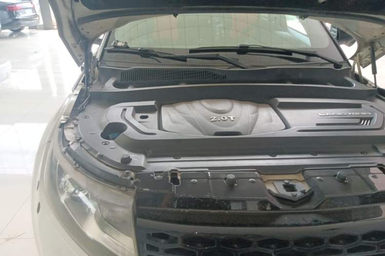 Used Land X7 2016 2.0T Panoramic Deluxe Edition Engine Bay Right