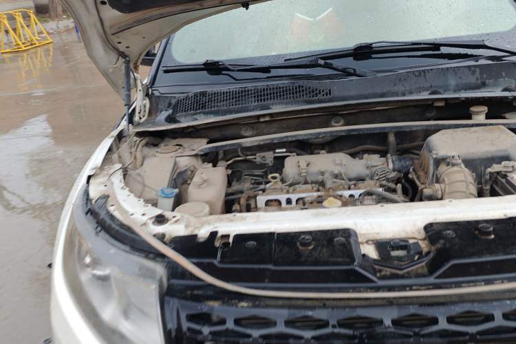 Used Land X7 2016 2.0T Panoramic Deluxe Edition Engine Bay Right