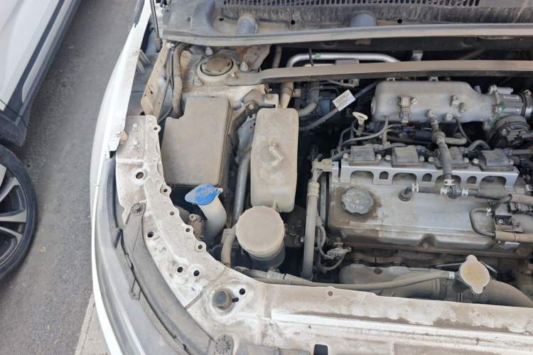Used Land X7 2016 2.0T Panoramic Prestige Edition Engine Bay Right