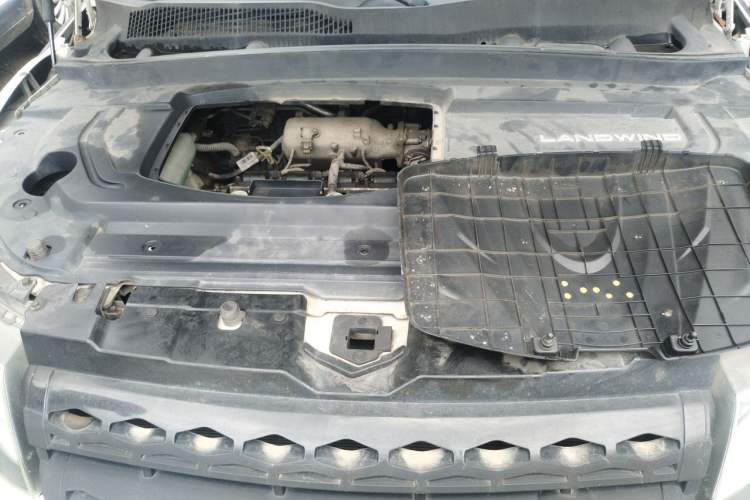 Used Land X7 2016 2.0T Panoramic Deluxe Edition Engine Bay