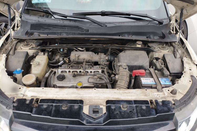 Used Land X7 2016 2.0T Panoramic Prestige Edition Engine Bay