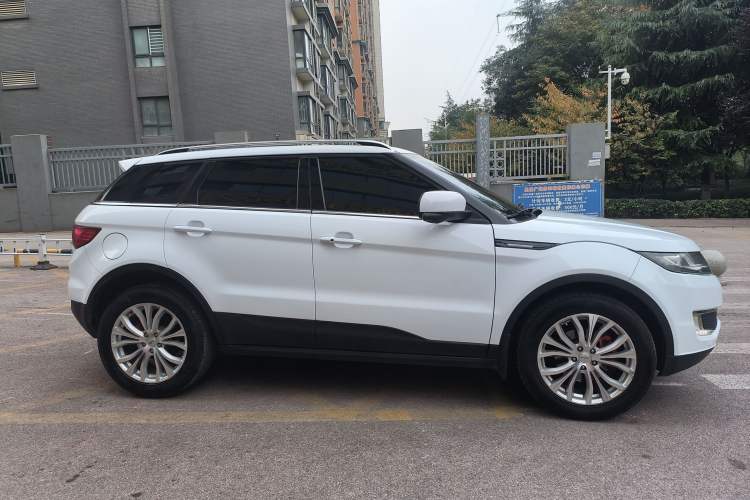 Used Land X7 2016 2.0T Panoramic Prestige Edition Exterior 3