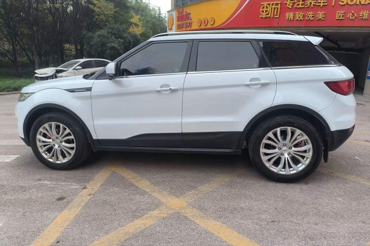 Used Land X7 2016 2.0T Panoramic Prestige Edition Exterior 4