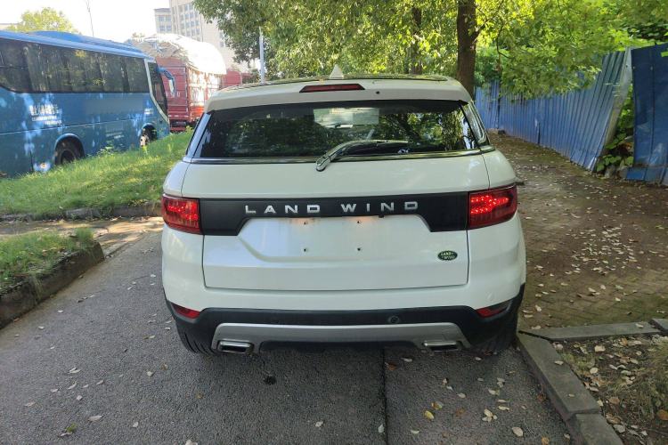 Used Land X7 2016 2.0T Panoramic Prestige Edition Exterior 4