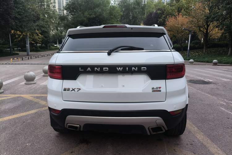 Used Land X7 2016 2.0T Panoramic Prestige Edition Exterior 6