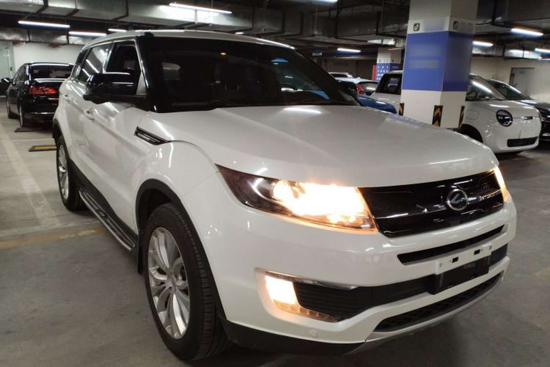 Used Land X7 2016 2.0T Panoramic Prestige Edition Front Right 45 Deg