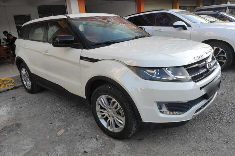 Used Land X7 2016 2.0T Panoramic Deluxe Edition Front Right 45 Deg