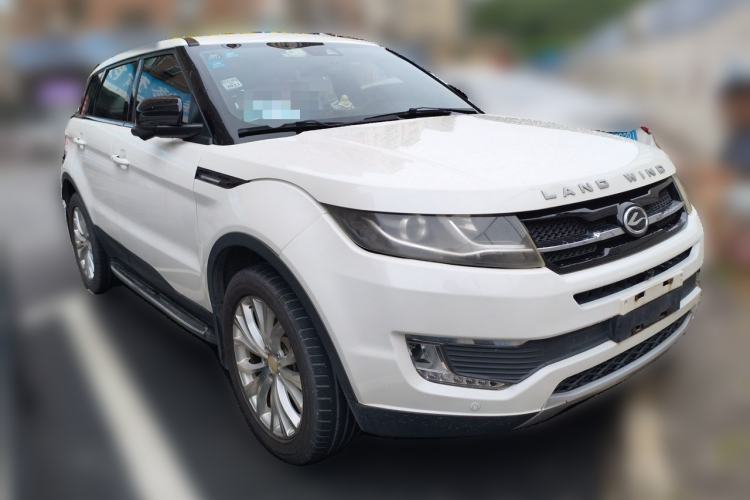 Used Land X7 2016 2.0T Panoramic Prestige Edition Front Right 45 Deg