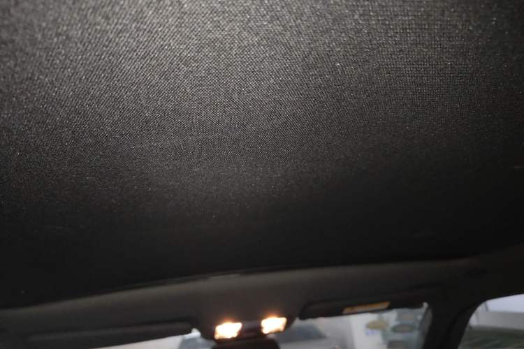 Used Land X7 2016 2.0T Panoramic Prestige Edition Headliner