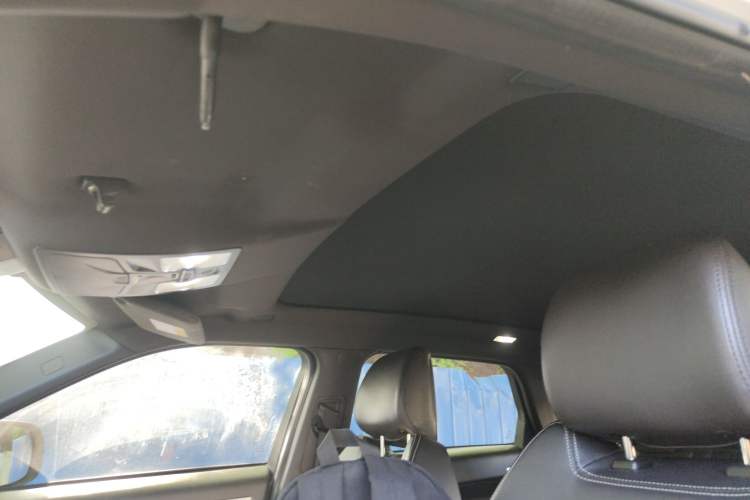 Used Land X7 2016 2.0T Panoramic Prestige Edition Headliner