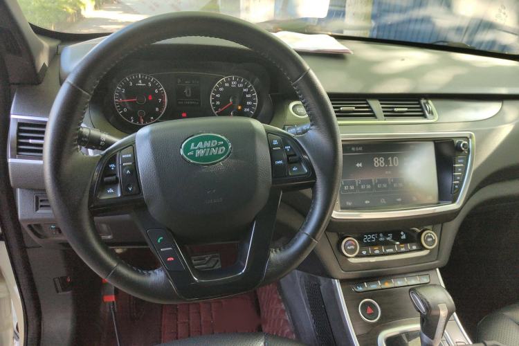 Used Land X7 2016 2.0T Panoramic Prestige Edition Interior 2