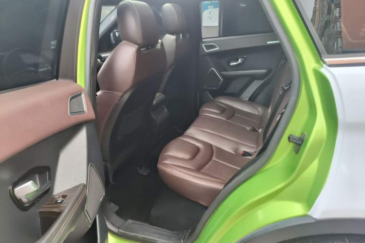 Used Land X7 2016 2.0T Panoramic Prestige Edition Interior 3