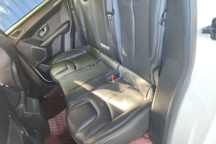Used Land X7 2016 2.0T Panoramic Prestige Edition Interior 4