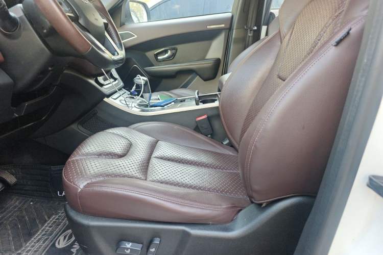 Used Land X7 2016 2.0T Panoramic Prestige Edition Left Front Seat