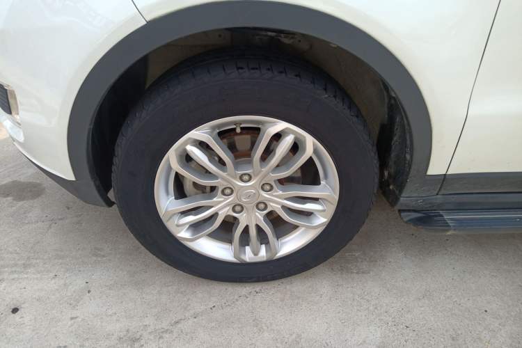 Used Land X7 2016 2.0T Panoramic Deluxe Edition Left Front Wheel Hub