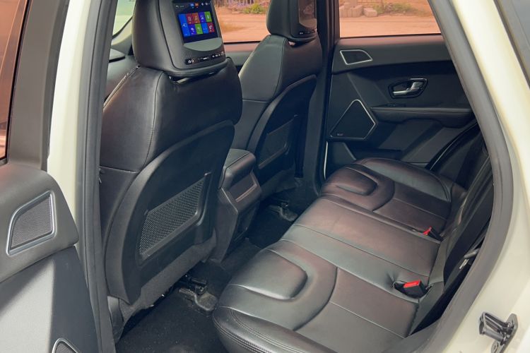 Used Land X7 2016 2.0T Panoramic Deluxe Edition Left Rear Seat
